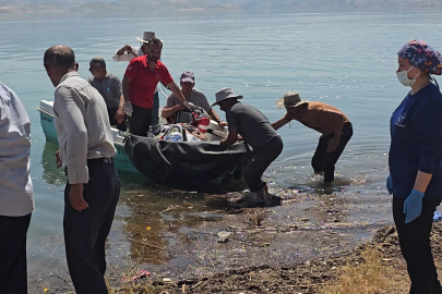 Siirt’te bahçede fenalaşan hasta, tekneyle ambulansa ulaştırıldı