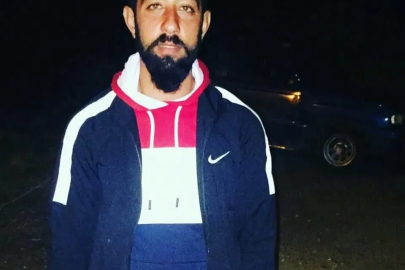 Kamyonete çarpan motosikletin alkollü ve ehliyetsiz sürücüsü öldü