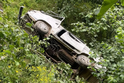Giresun’da kamyonet fındık bahçesine yuvarlandı: 1 ölü